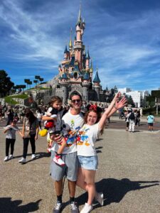 visit disneyland paris on a budget