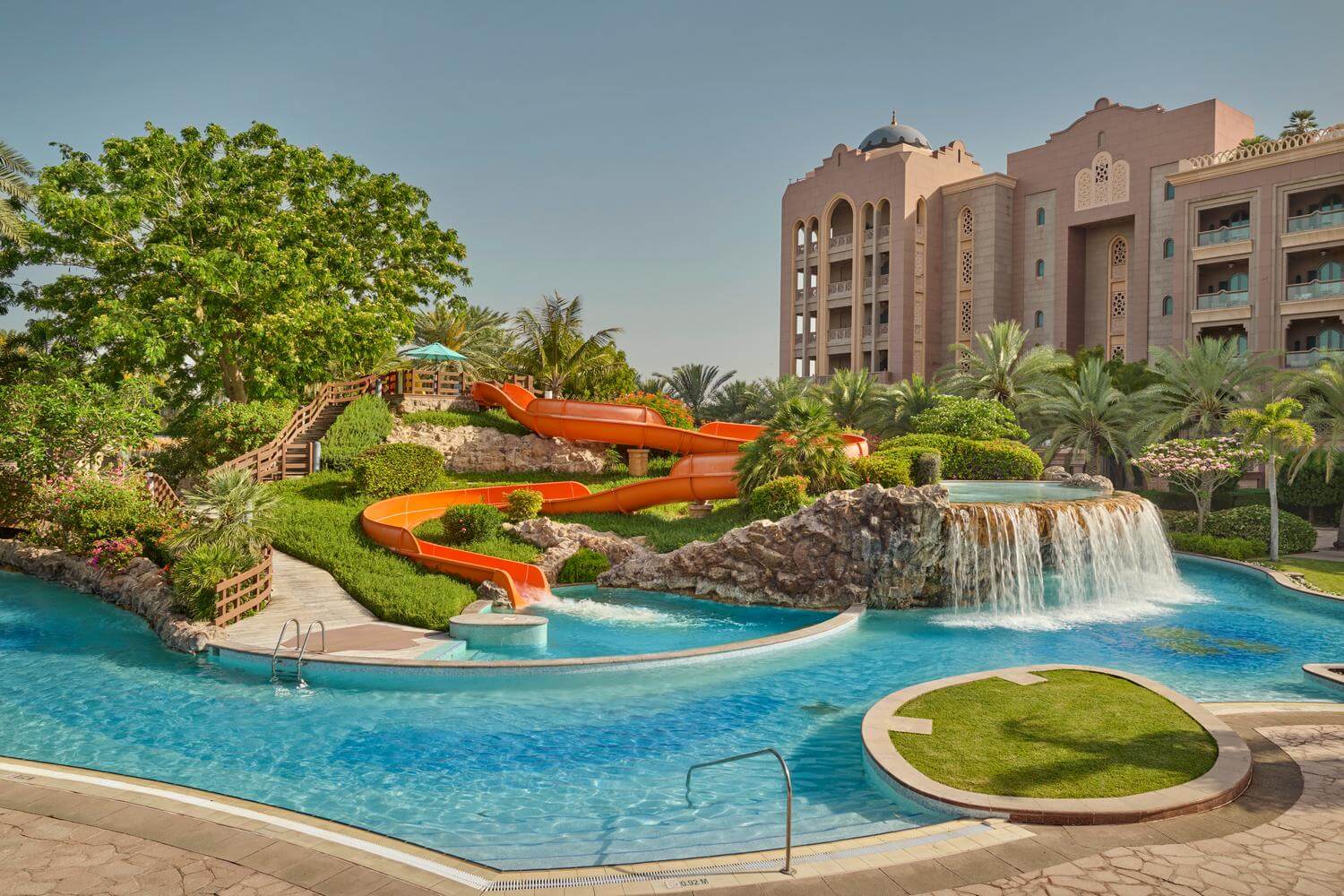 emirates-palace-slides-1