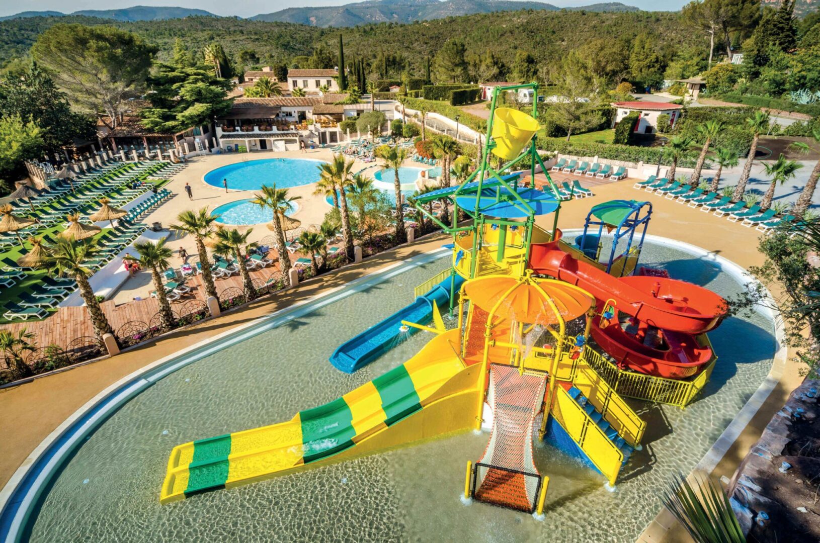 esterel_sprayground_pool_complex_ud5ylz-1-2000x1325