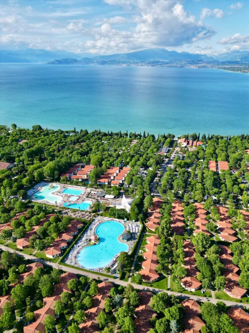 dji_fly_20250527_055722_86_1748412702710_photo-1-810x1080