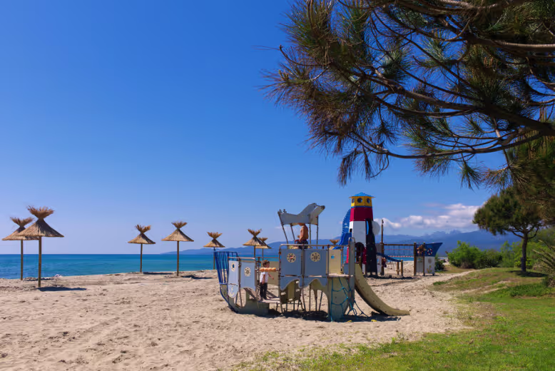 23_cr013_homair_127497_ori_beach_play_area_1